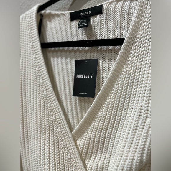 Brand new forever 21 knitted cream sweater - Picture 2 of 6